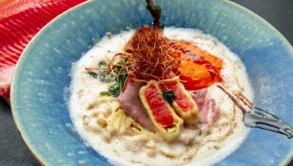 思わず写真が撮りたくなるビジュアル、SDGｓの要素が入った行列の出来る“魅せるラーメン”を開発する プロ集団「縁petit」