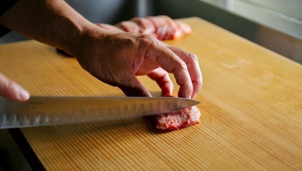 牛一頭からわずか200gしかとれない超貴重な部位「タン芯」を使用！老舗店の絶品牛タンが家でも食べられる大人気の通販グルメ「伊達のくら“厚切り大トロ牛タン”」