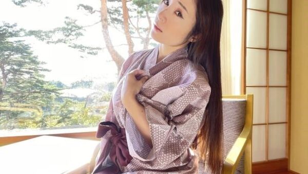 登録者数 32 万人超！YouTube 界の温泉クイーンが厳選ダイヤモンド富士や大海原から昇る日の出を楽しめる温泉は圧巻！初日の出が楽しめる絶景温泉３選