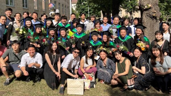 医師を目指すためハンガリーへ留学する若者が増加！ハンガリー留学後累計214人の日本人医師を輩出「一般財団法人ハンガリー医科大学事務局」