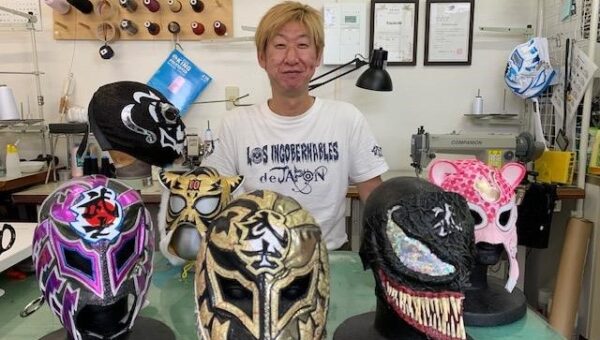 小4でプロレスマスクの魅力に憑りつかれ、40歳で会社員から職人に転身！技術継承のため弟子も育成！累計 2000 のマスクを製作するスペシャリスト国内外から依頼が殺到するプロレスマスククリエーター 神谷 淳