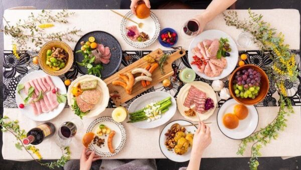 大正時代創業の老舗食肉機械製造会社が運営する人気店！本場・ドイツの大会で世界２位に輝いた凄腕職人監修の肉料理を味わえる！「ミートデリ・ニクラウス」