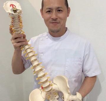 腰痛の痛みの原因を科学的に特定し、これまで10万人以上を施術！腰痛に悩む人のために寝姿勢矯正マットレスまで開発した整体師　株式会社TOUGHLIFE　代表 埜谷 悟（のや・さとる）