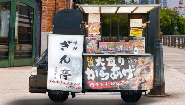千葉・柏で知らない人はいない、行列をつくるからあげキッチンカー！名物は秘伝のタレで漬け込んだ、手のひらサイズの大盛りからあげ！からあげキッチンカー「味処 ぎん亭」