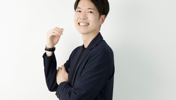 【高い場所に備蓄品はNG】【備蓄品をまとめて置くのは NG】災害の危険を防ぐための安全な家づくりポイントを伝授！安全な家づくりについて医療従事者からの目線で教えてくれる作業療法士・安全な家づくりアドバイザー「満元 貴治」※安全な家づくりの専門家として満元氏の解説・出演が可能です！