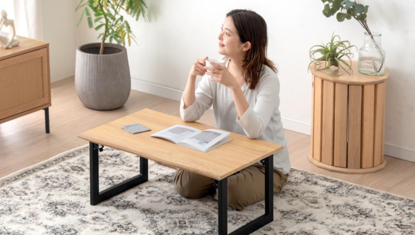 本格モダンデザインなのに折りたためるローテーブル！コンパクト仕様で狭い部屋でも上質な暮らしを実現！『ヴィンテージモダン折りたたみローテーブル』発売開始