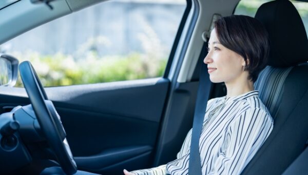 【車の自動運転技術を「よく知っている」は約1割】「運転負担軽減」などメリットを感じていも、 30代以降は「不安」の声強まる…自動運転機能の普及 に 必要な社会インフラとは