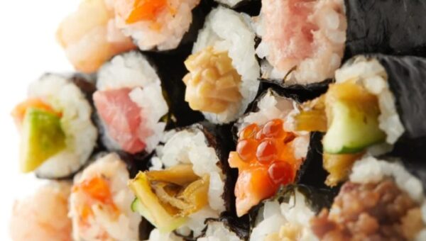 【2026年恵方巻】浅草で“賞味期限5分”の丸かぶり体験！前代未聞の海苔のパリパリ食感にこだわった「Hand Roll Toky o」の恵方巻