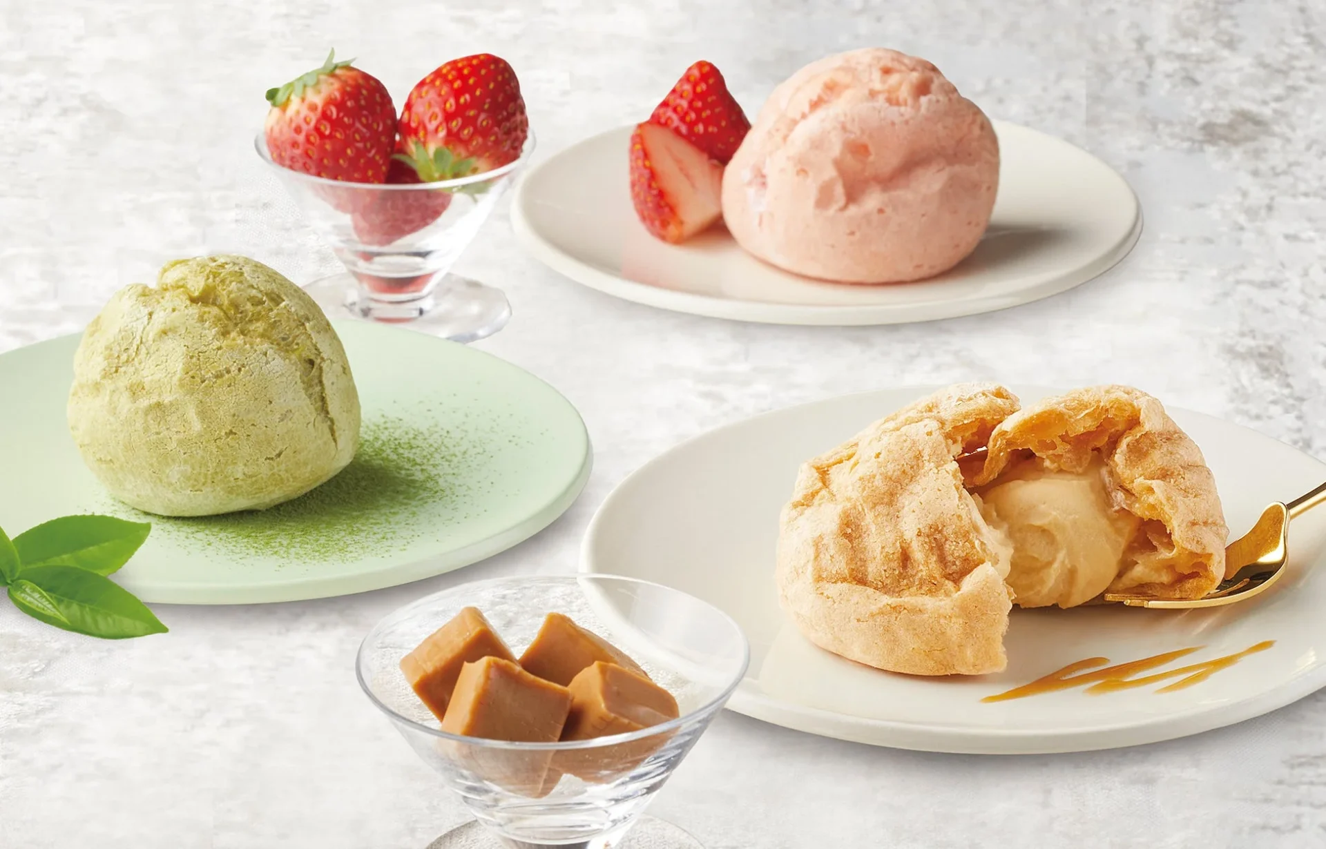 抹茶、いちご、キャラメルの3種類のシュークリーム
