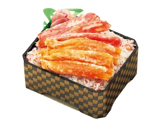 ご飯の上にたっぷりのカニ肉がのった豪華な海鮮丼