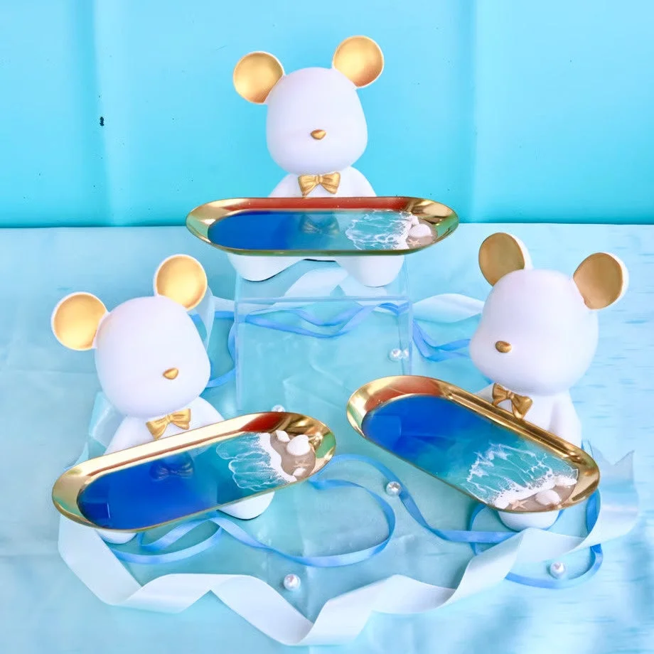 海をテーマにしたクマの置物