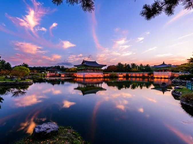 東宮と月池