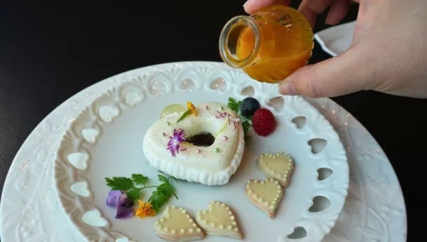 箱根でアートを「味わう」秋の体験！ラリックの美意識に触れる「食べられるアート体験」