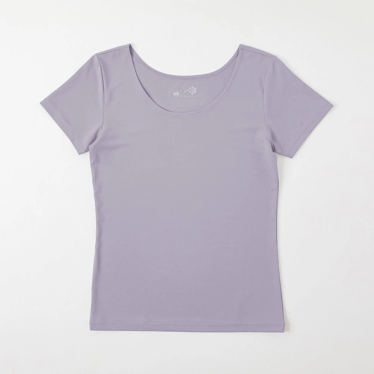 無地の薄紫色半袖UネックTシャツ