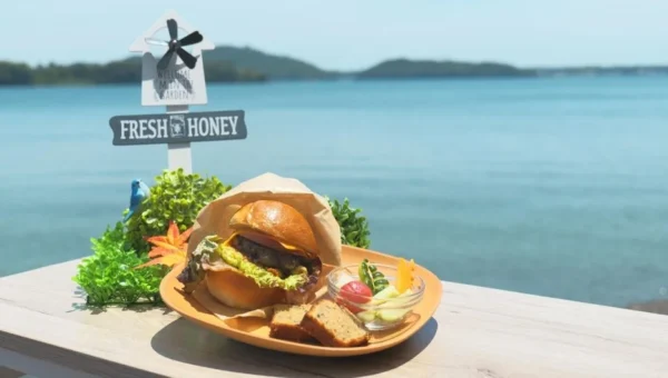 浜名湖の秋を満喫！「三ヶ日みかんソースのジビエバーガー」で旅の続きを楽しむ宿泊プランが登場