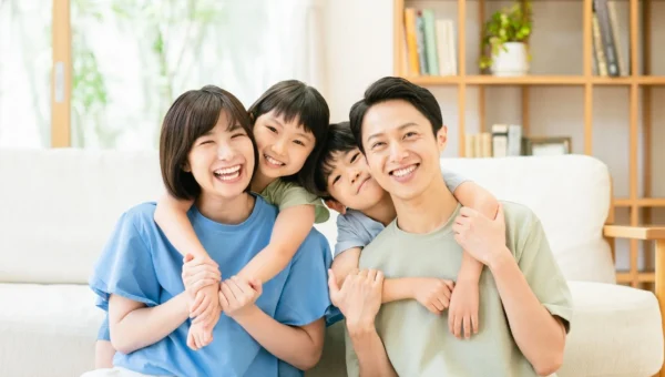 幸福度が高い人は「旅行」、低い人は「格安品」へ出費！日本人の消費スタイルを徹底調査