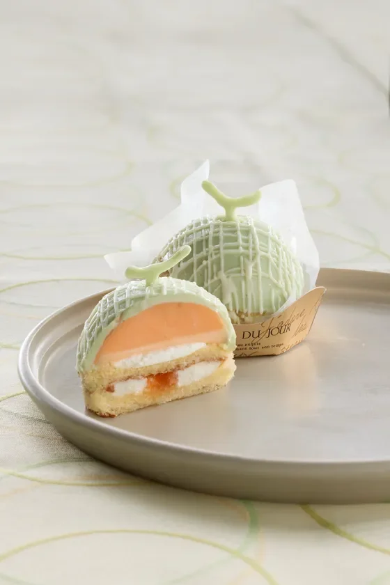 メロンを模した美しいケーキ