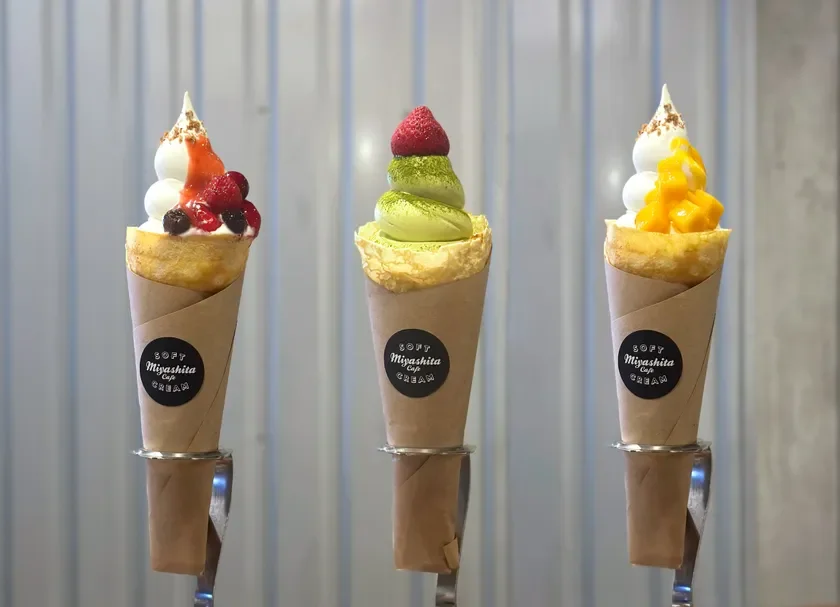 ベリー、抹茶、トロピカルのクレープ