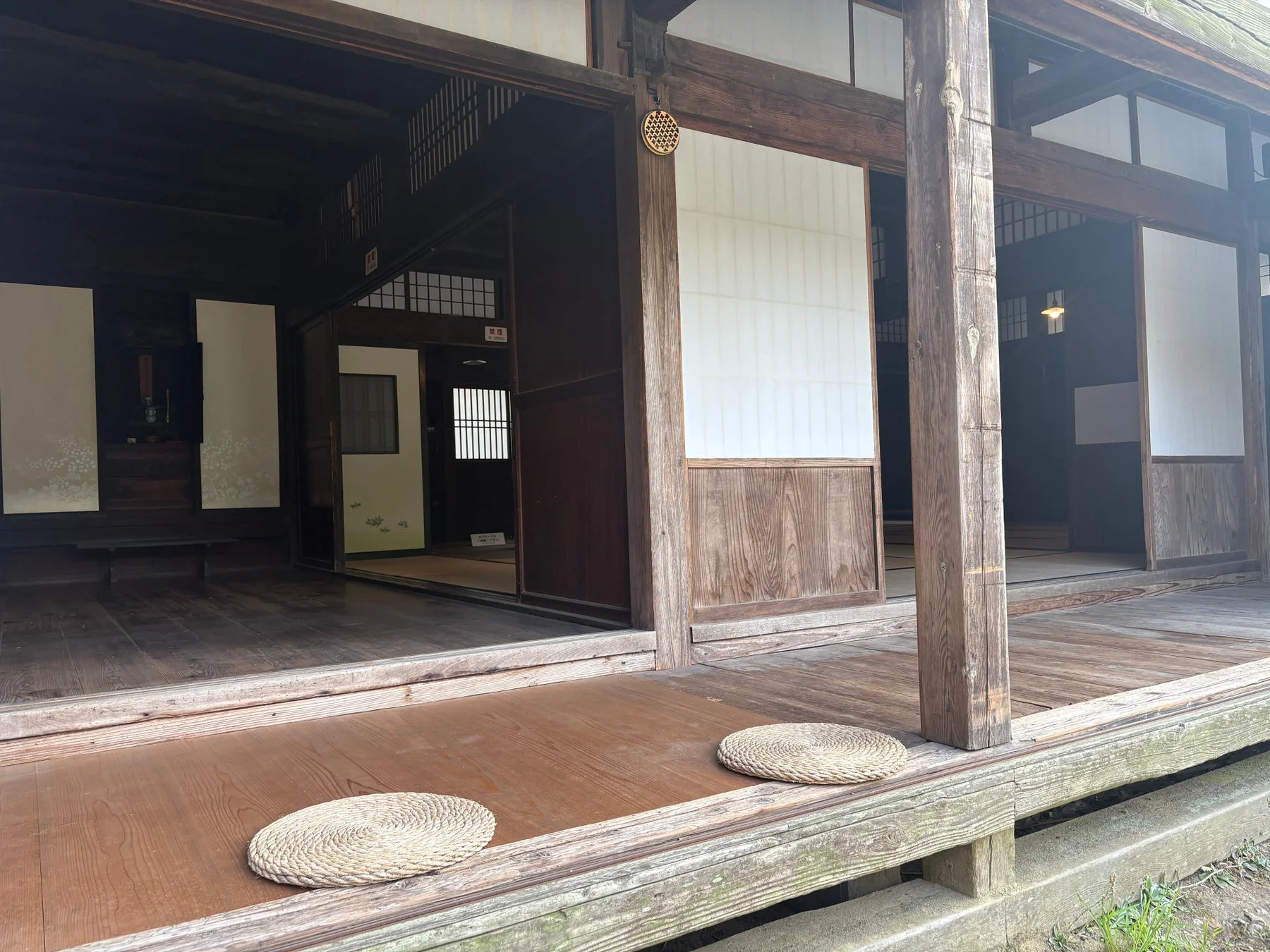 山形県 月山山麓の家の縁側
