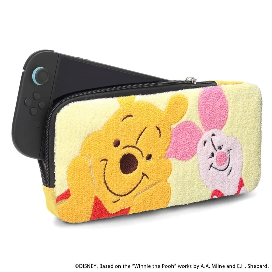 くまのプーさんのポーチにNintendo Switchを収納した例