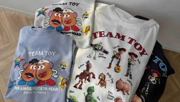 『トイ・ストーリー』ファン必見！AS KNOW AS plusから限定デザインTシャツが登場