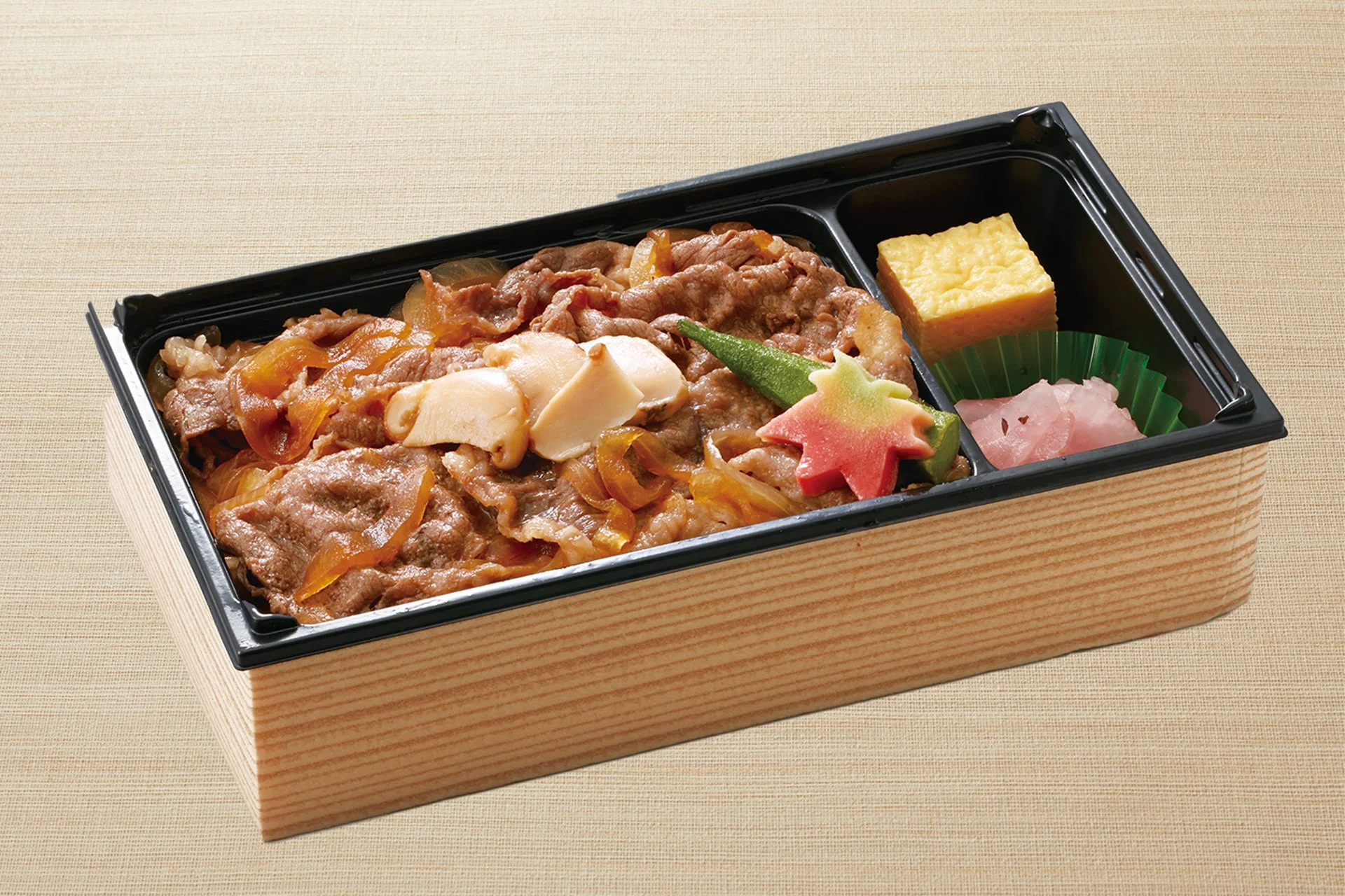 松茸入り黒毛和牛のすき焼き重