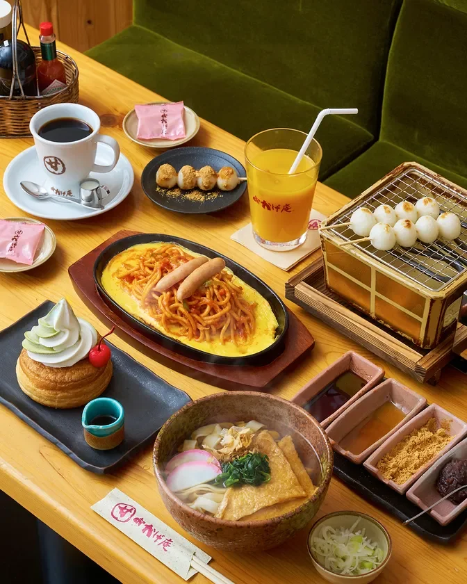和食,洋食,喫茶店,カフェ,デザート,スイーツ,うどん,オムライス,スパゲッティ,だんご,餅,コーヒー,ジュース,朝食,ランチ,食事,料理,テーブル,日本料理,甘味,おかげ庵