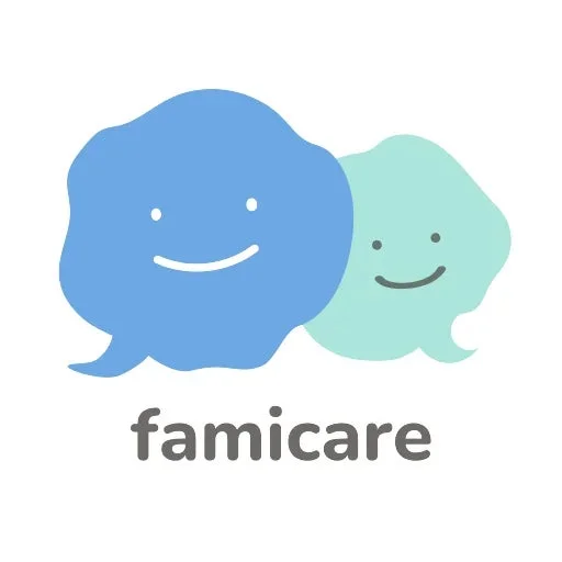 2つの笑顔の吹き出しが重なり合っており、その下に「famicare」という文字が配置されたロゴマークです。コミュニケーションや家族のケアを連想させる、親しみやすいデザインです。
