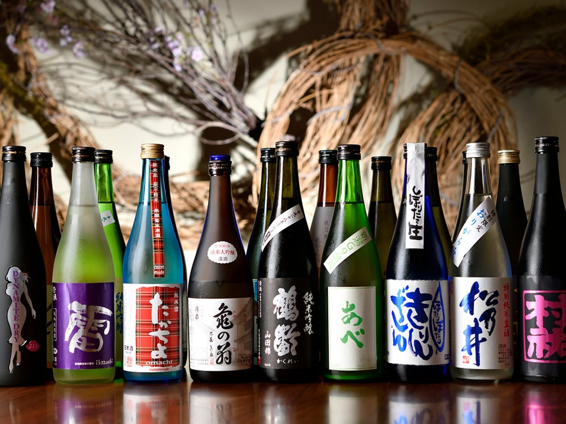 日本酒ボトル多数