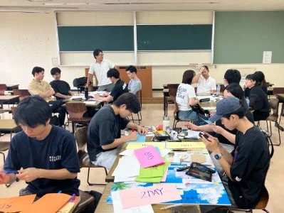 九州産業大学の学生によるグループワーク