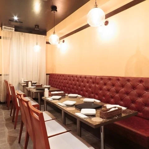 Meat & Cheese Ark2ndの店内