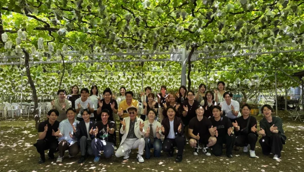 豪華バスツアーで社員の夢を応援！いーふらんが「社員幸福満足度日本一」を目指す福利厚生を大公開