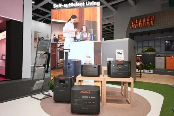 Self-sufficient LivingのJackeryブース