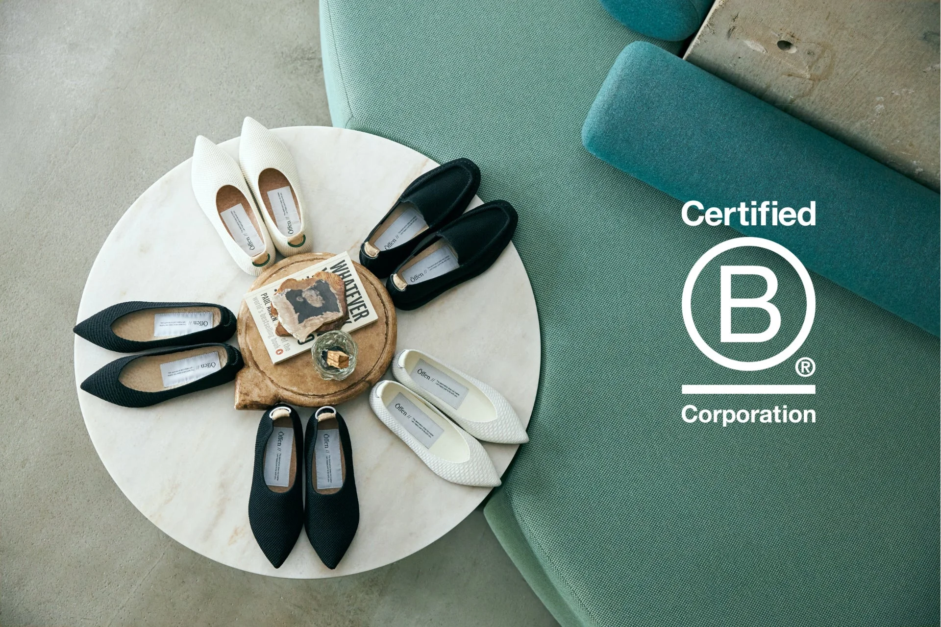 OffenシューズとB Corp認証ロゴ