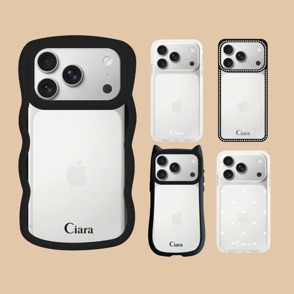 複数の異なるデザインの透明なiPhoneケースが並べられています。黒い縁取りのもの、猫耳のデザイン、小さなハート柄が描かれたものなど、様々なスタイルが紹介されています。