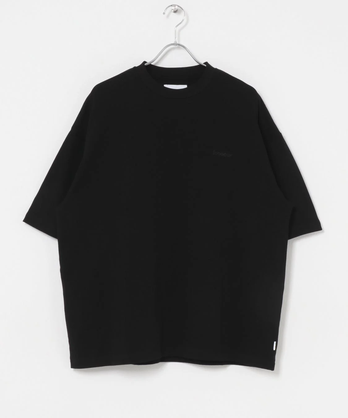 黒ロゴTシャツ