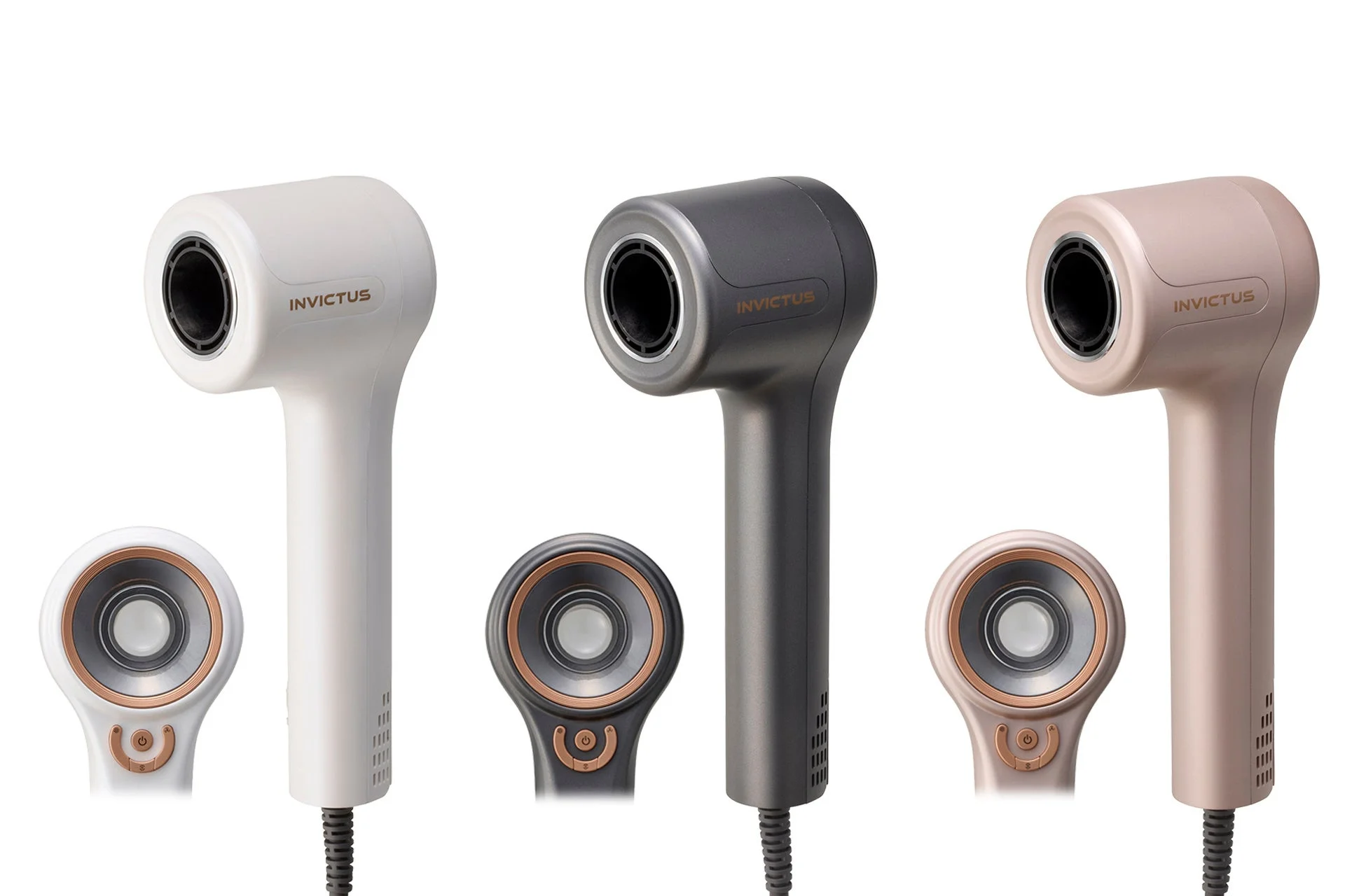 3色のスタイリッシュなヘアドライヤーとその取り外し可能なノズルが並べられた製品画像