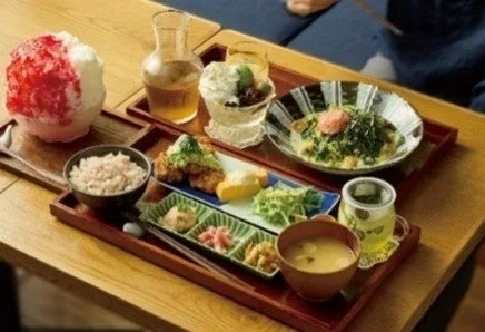 和カフェ Tsumugiの店内とメニュー
