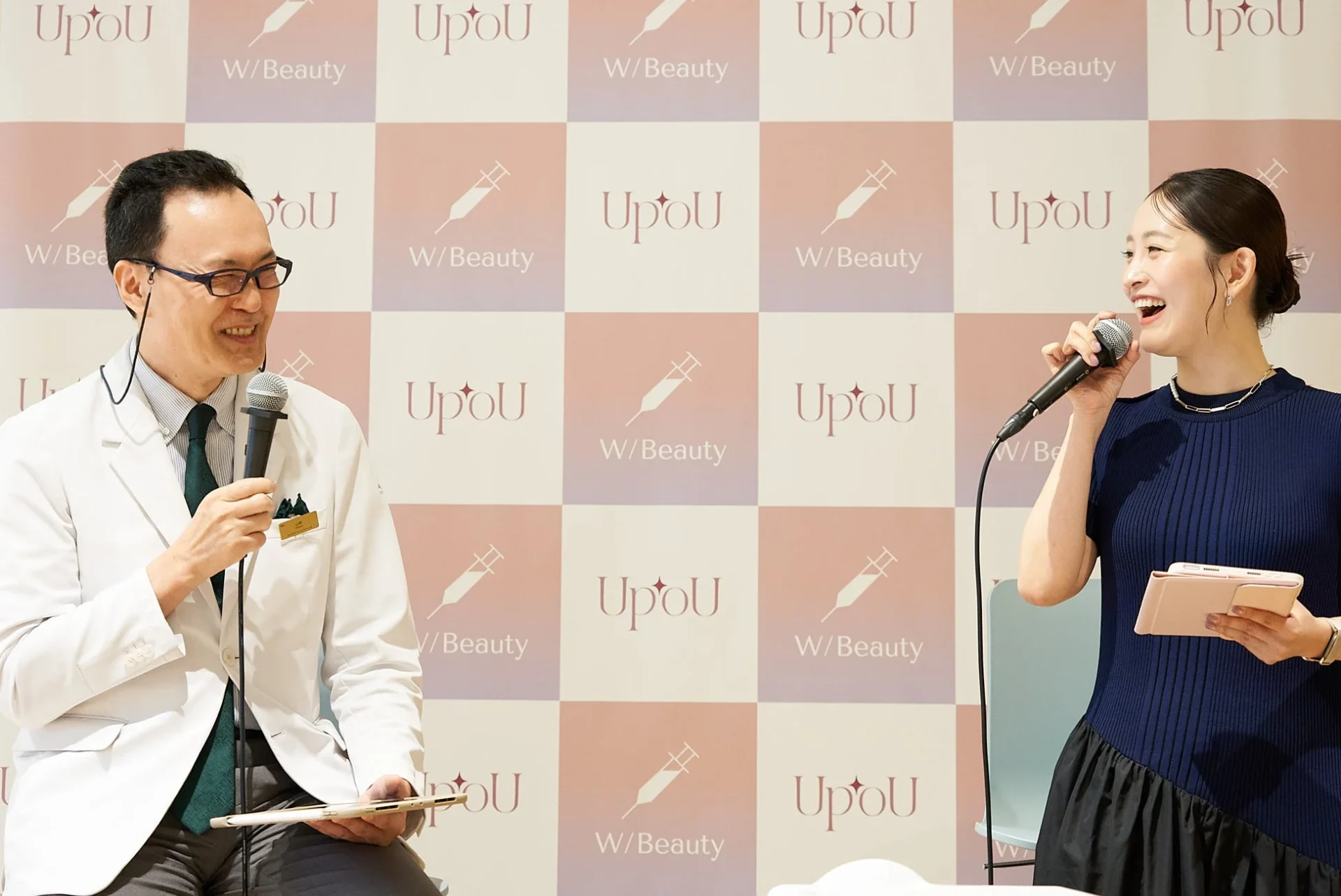 トークセッションで話す山﨑研志医師と荒木茉衣代表