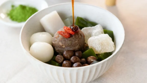【昨年人気No.1】船橋屋の「甘栗と抹茶のあんみつ」が今年も登場！秋の味覚を堪能する特別な一品