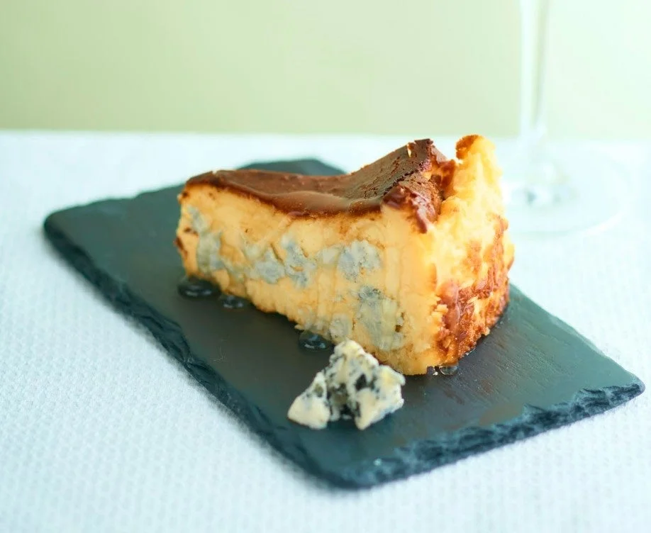 ブルーチーズのバスクチーズケーキ