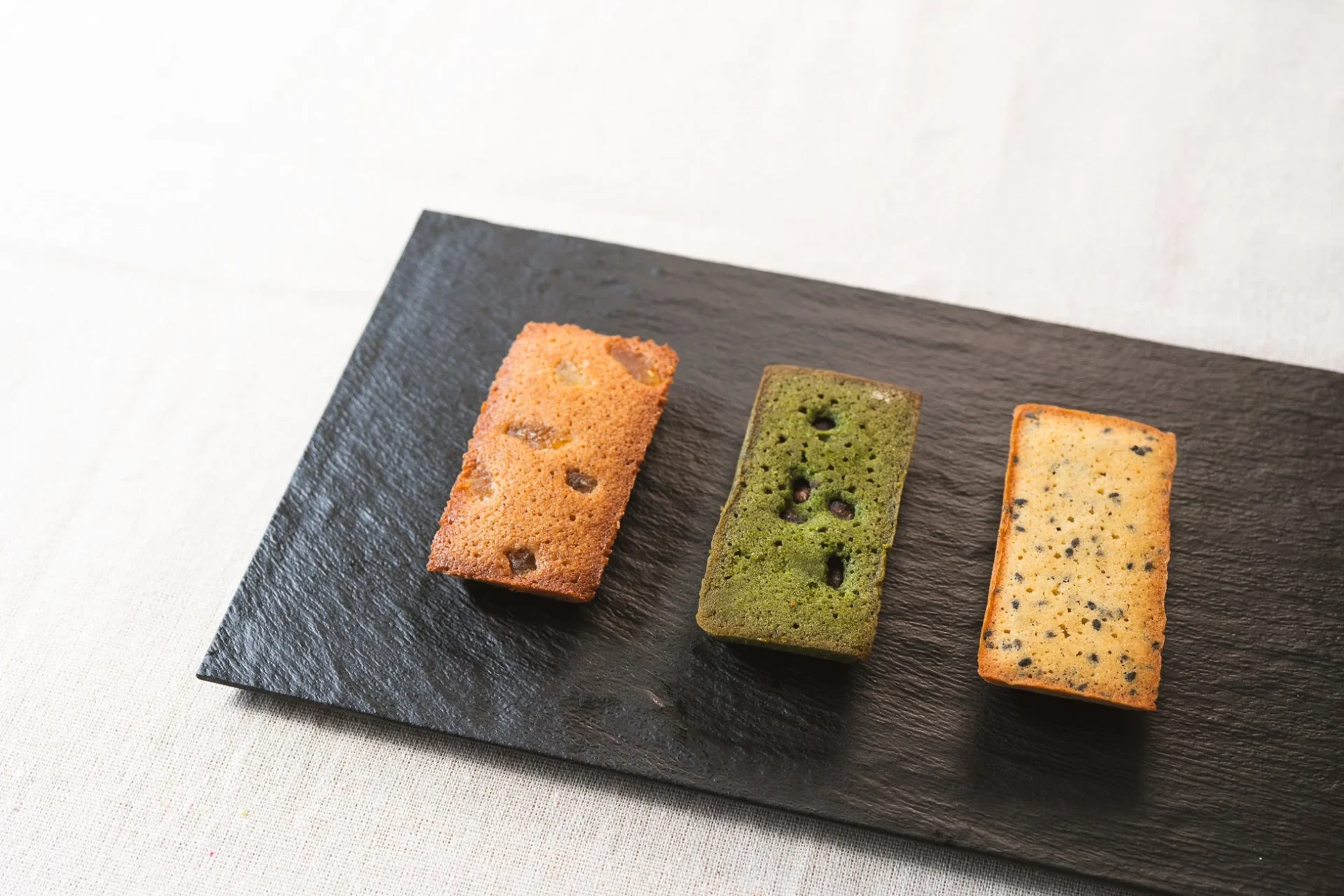 フィナンシェ、焼き菓子、抹茶、黒ごま、デザート、スイーツ、お菓子、洋菓子、アソート、プレート
