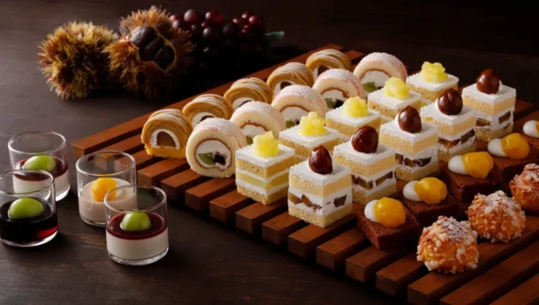 絶景の中で秋の味覚を堪能！ホテルニューオータニ（東京）で「栗とぶどう」のスイーツビュッフェ開催