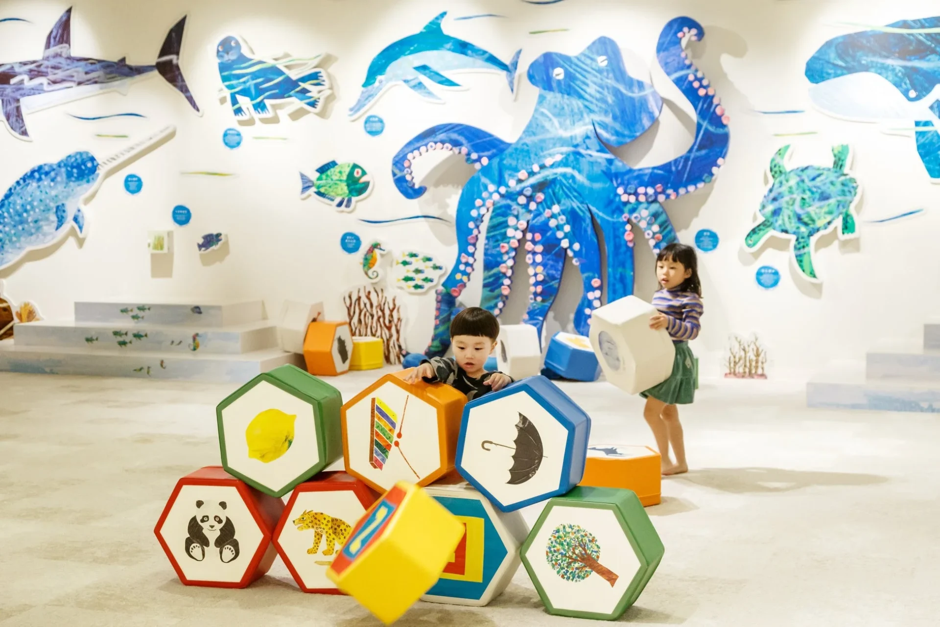 PLAY! PARK ERIC CARLE施設内の様子