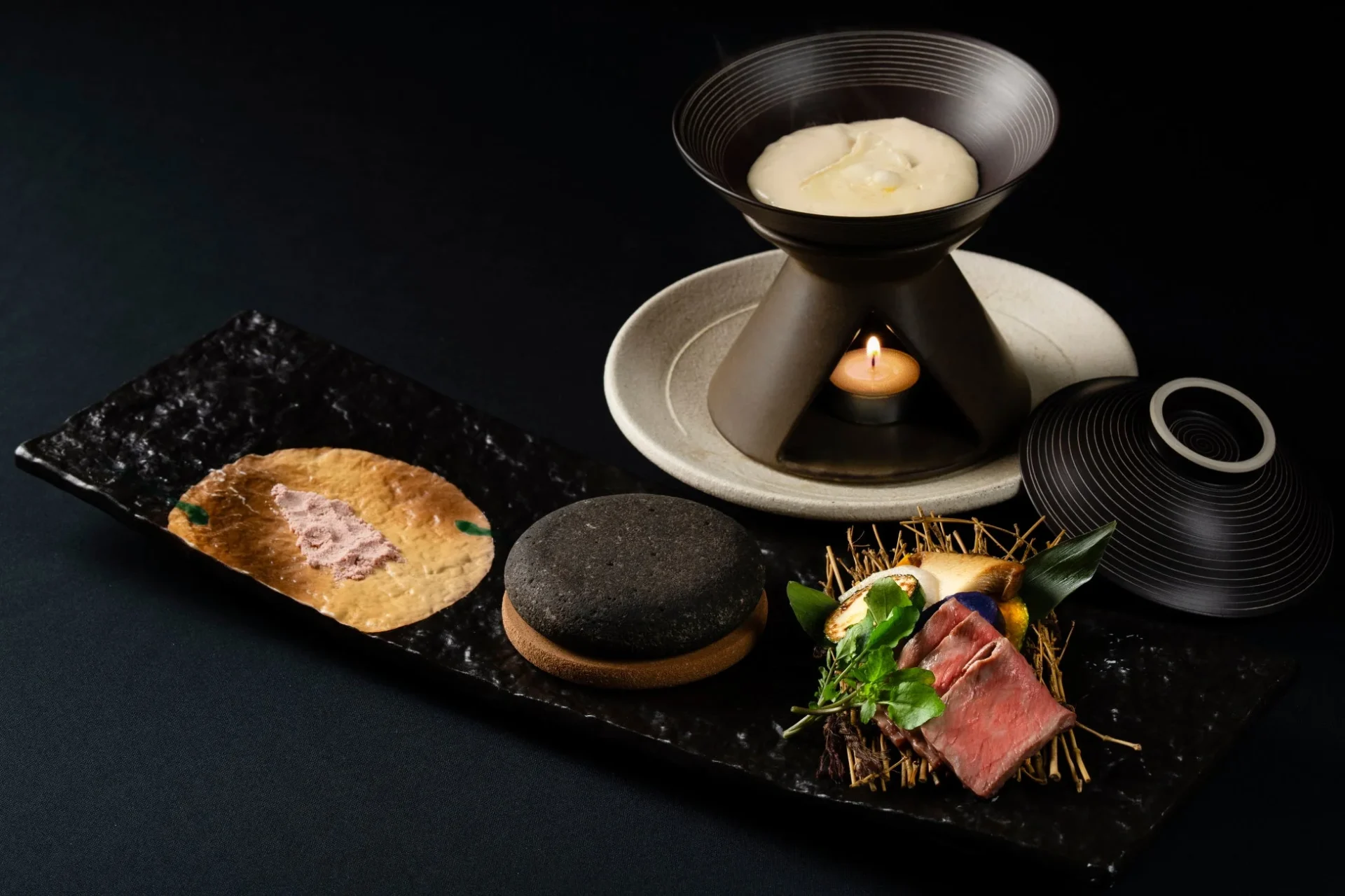 牛肉とソースの料理