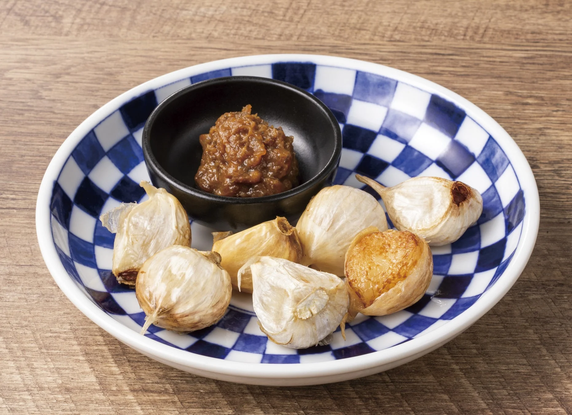焼きニンニクとディップソース