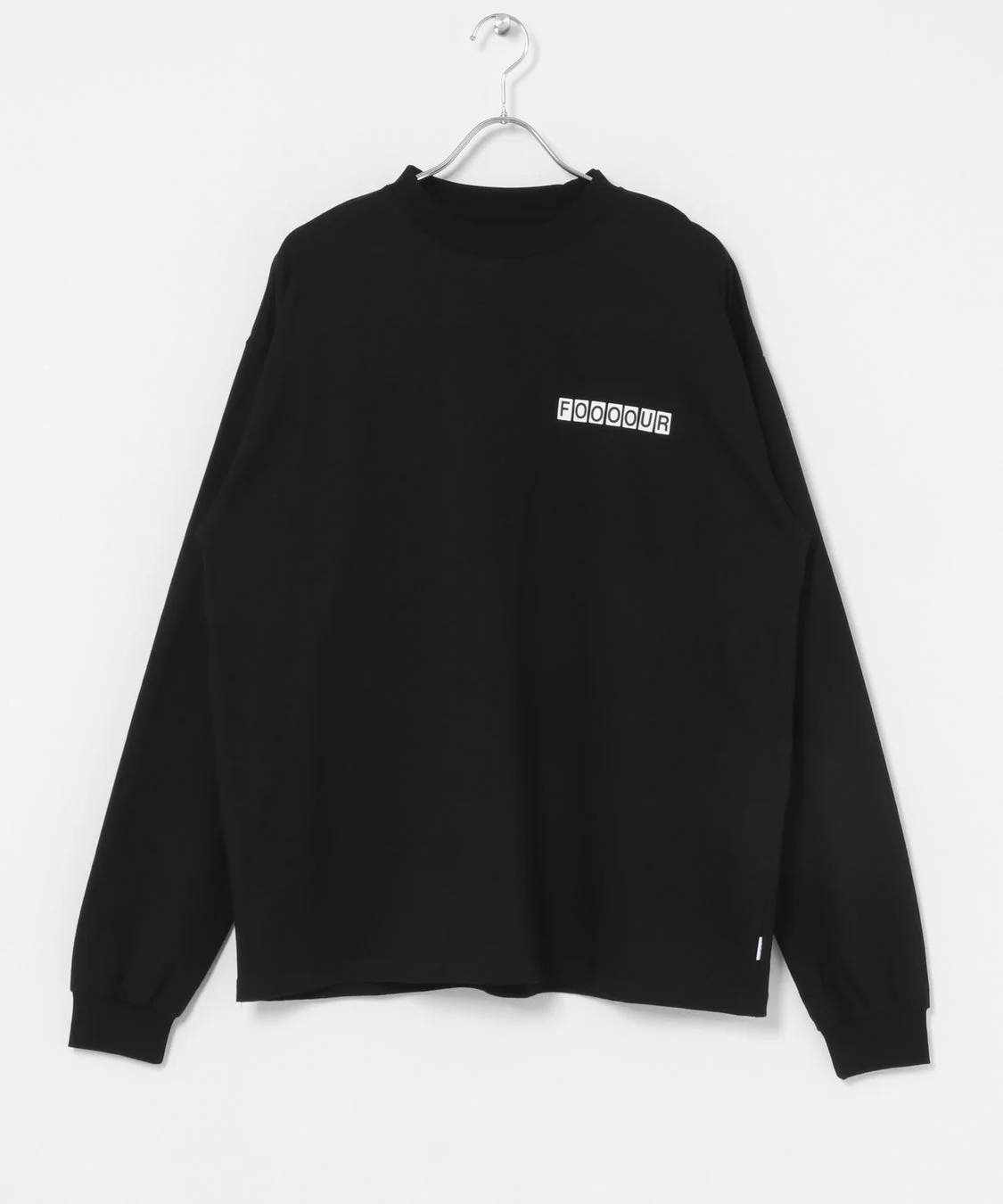 黒長袖Tシャツ