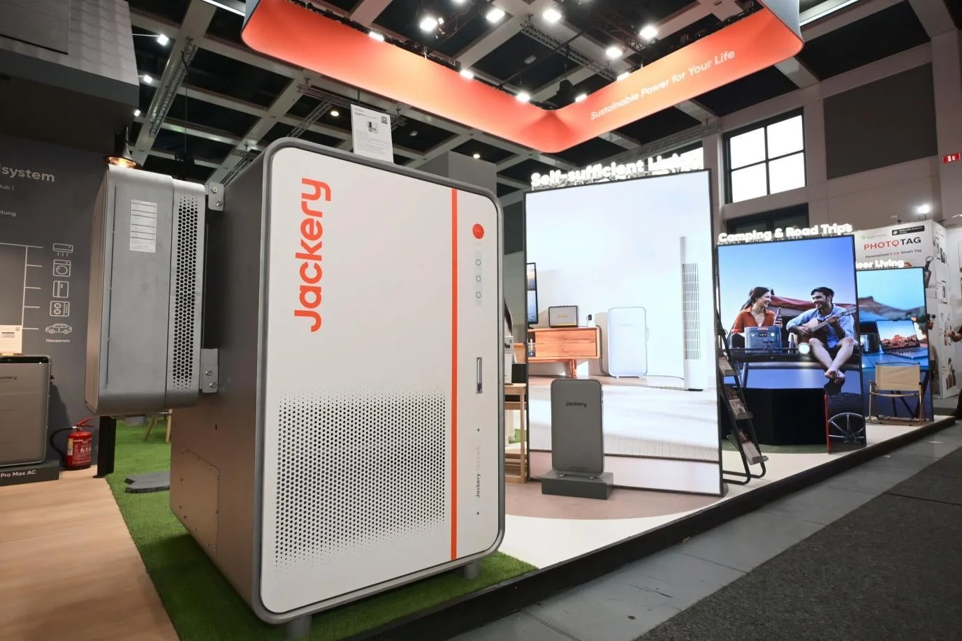 Jackery Glory 1000の展示で、EnergyGuard Maxの文脈で紹介されている