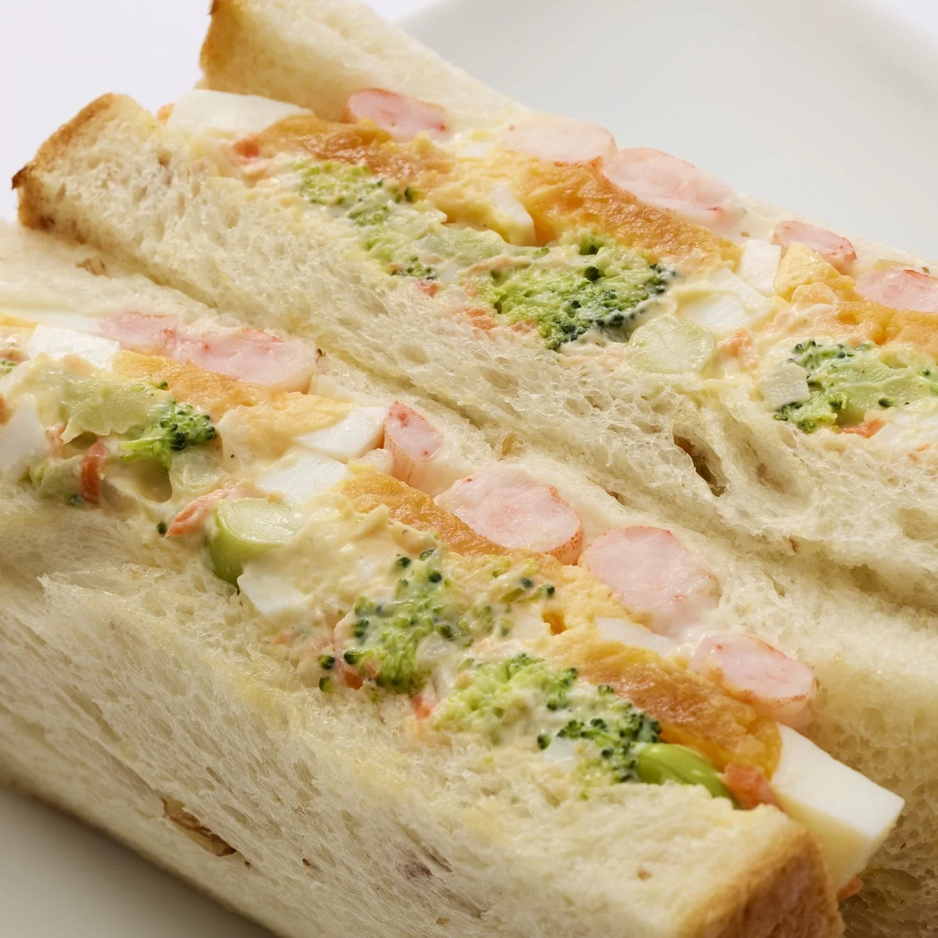 海老たまご＆ブロッコリーサラダ～ライ麦パン～