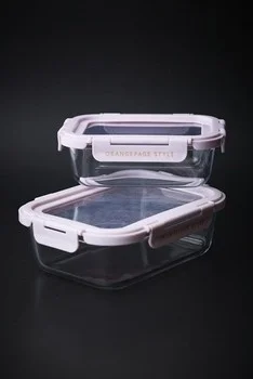 ガラス製密閉保存容器が2つ積み重ねて置かれている